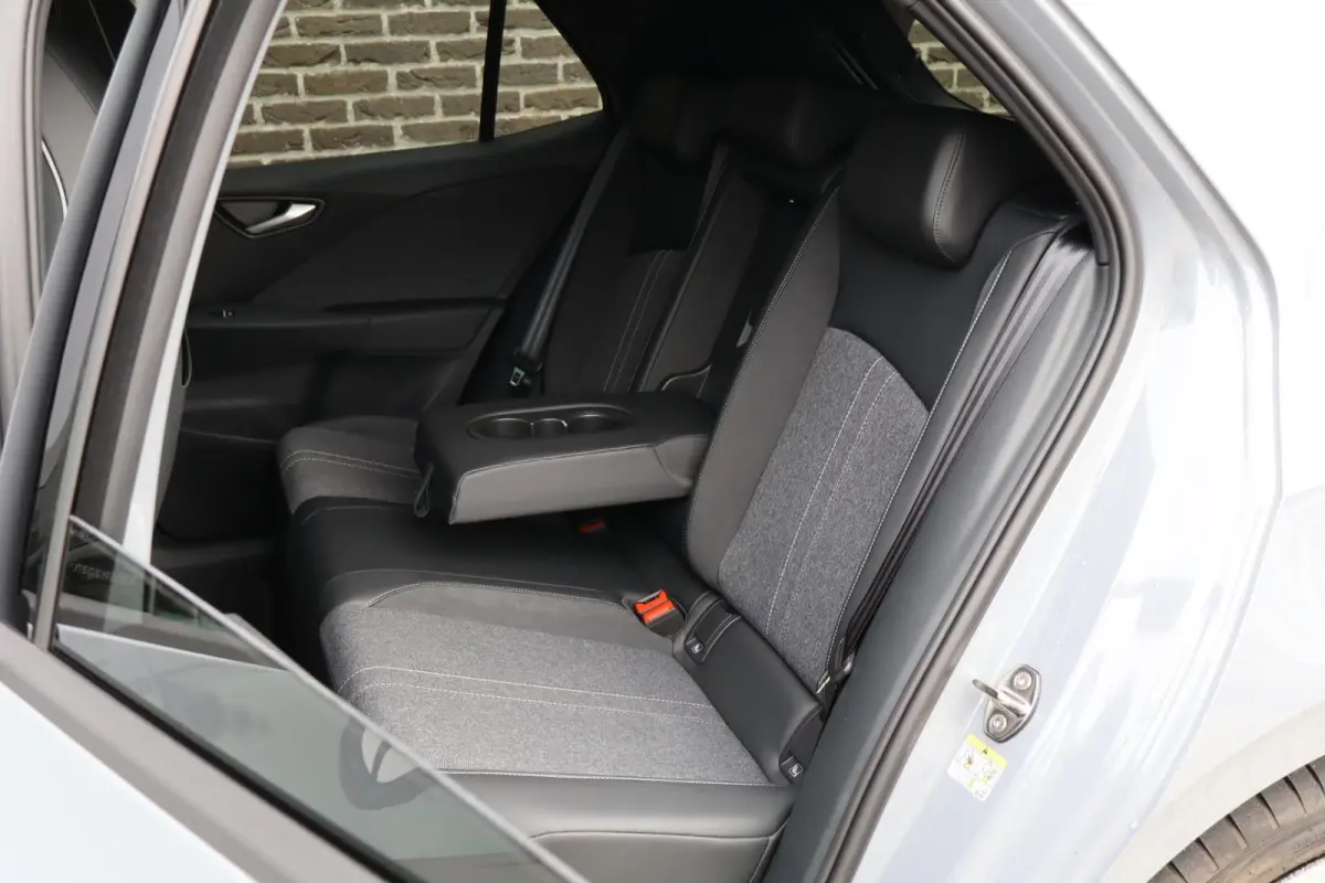 190pk Style 58 kWh | Panoramadak | 20" Velgen | Steunhaak