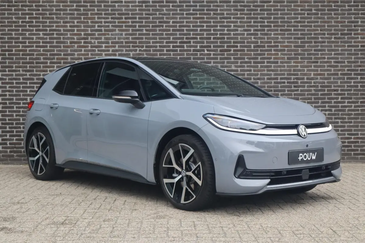 190pk Style 58 kWh | Panoramadak | 20" Velgen | Steunhaak
