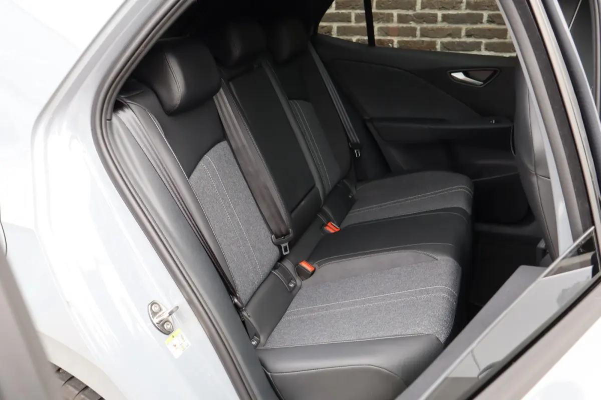 190pk Style 58 kWh | Panoramadak | 20" Velgen | Steunhaak