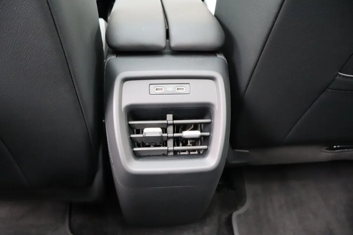 190pk Style 58 kWh | Panoramadak | 20" Velgen | Steunhaak