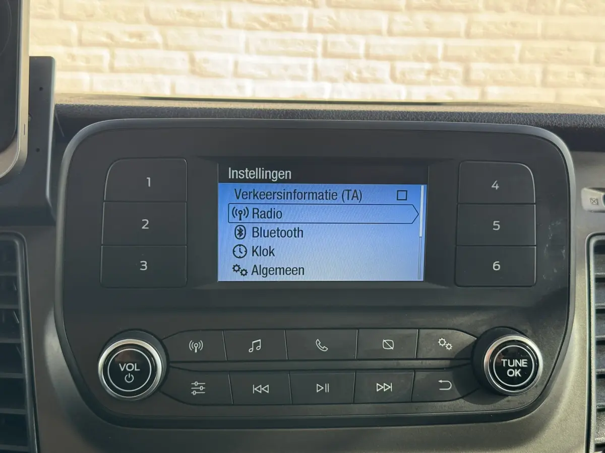 350 2.0 TDCI L3H2 Automaat Trekhaak Webasto Chauffeursstoel Cruise Camera Airco 3 Zits