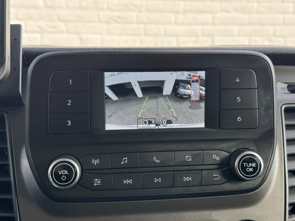 350 2.0 TDCI L3H2 Automaat Trekhaak Webasto Chauffeursstoel Cruise Camera Airco 3 Zits