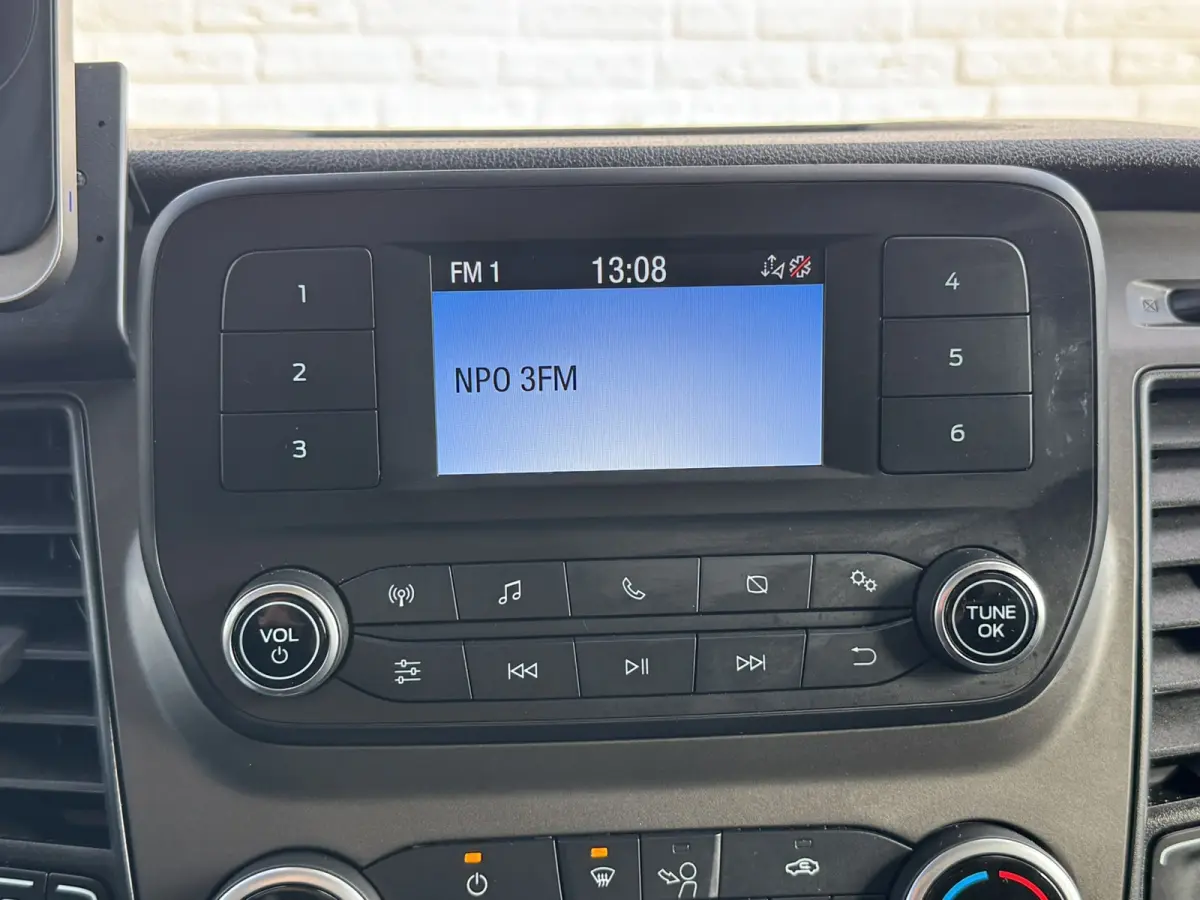 350 2.0 TDCI L3H2 Automaat Trekhaak Webasto Chauffeursstoel Cruise Camera Airco 3 Zits