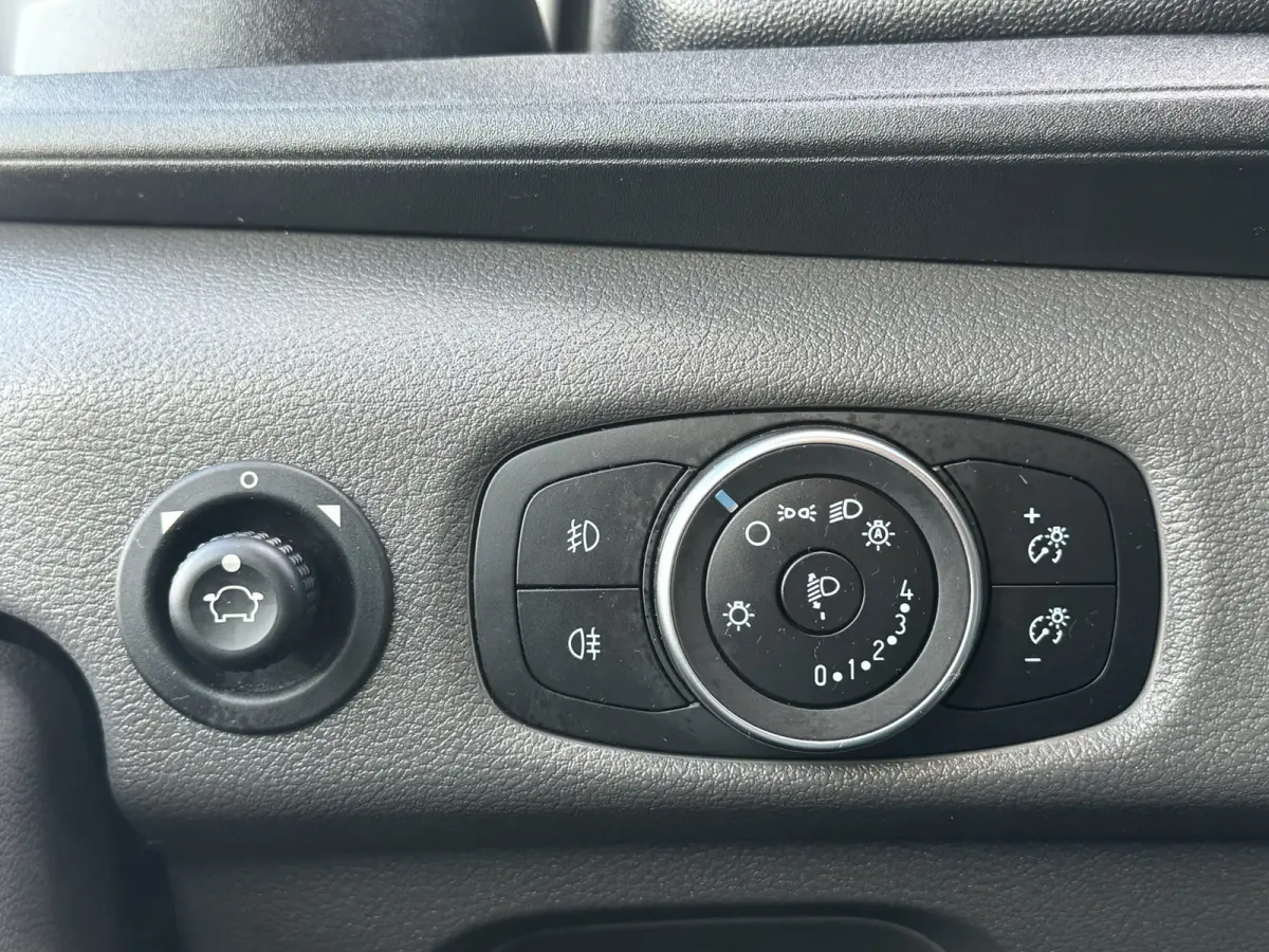 350 2.0 TDCI L3H2 Automaat Trekhaak Webasto Chauffeursstoel Cruise Camera Airco 3 Zits