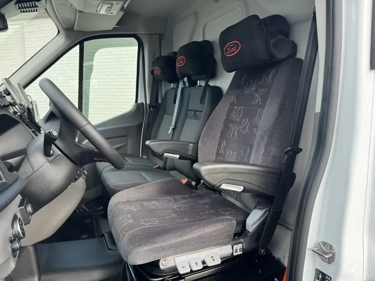 350 2.0 TDCI L3H2 Automaat Trekhaak Webasto Chauffeursstoel Cruise Camera Airco 3 Zits