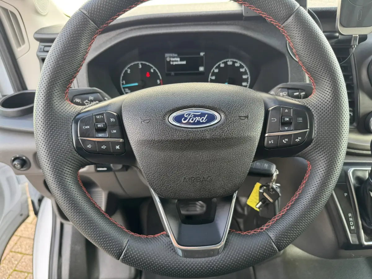 350 2.0 TDCI L3H2 Automaat Trekhaak Webasto Chauffeursstoel Cruise Camera Airco 3 Zits