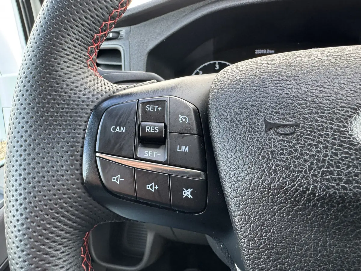 350 2.0 TDCI L3H2 Automaat Trekhaak Webasto Chauffeursstoel Cruise Camera Airco 3 Zits
