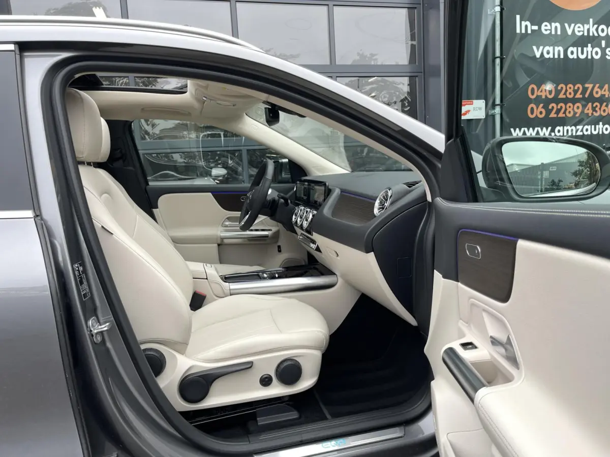 250+ Business Solution Luxury 71 kWh PANORAMADAK|SFEERVERLICHTING|LEER|CAMERA|CARPLAY|DODEHOEK ASSIST|WINTER PAKKET|MBUX