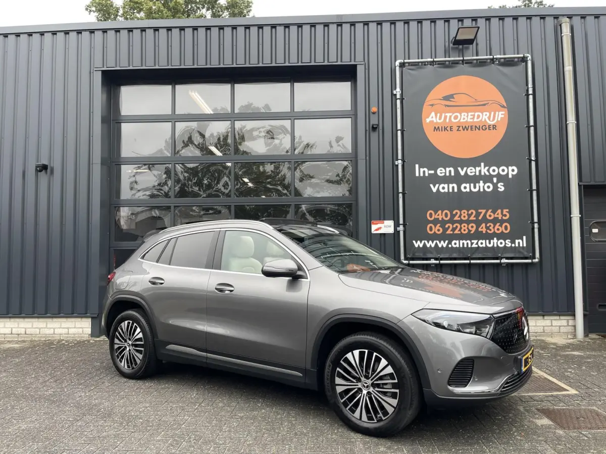 250+ Business Solution Luxury 71 kWh PANORAMADAK|SFEERVERLICHTING|LEER|CAMERA|CARPLAY|DODEHOEK ASSIST|WINTER PAKKET|MBUX