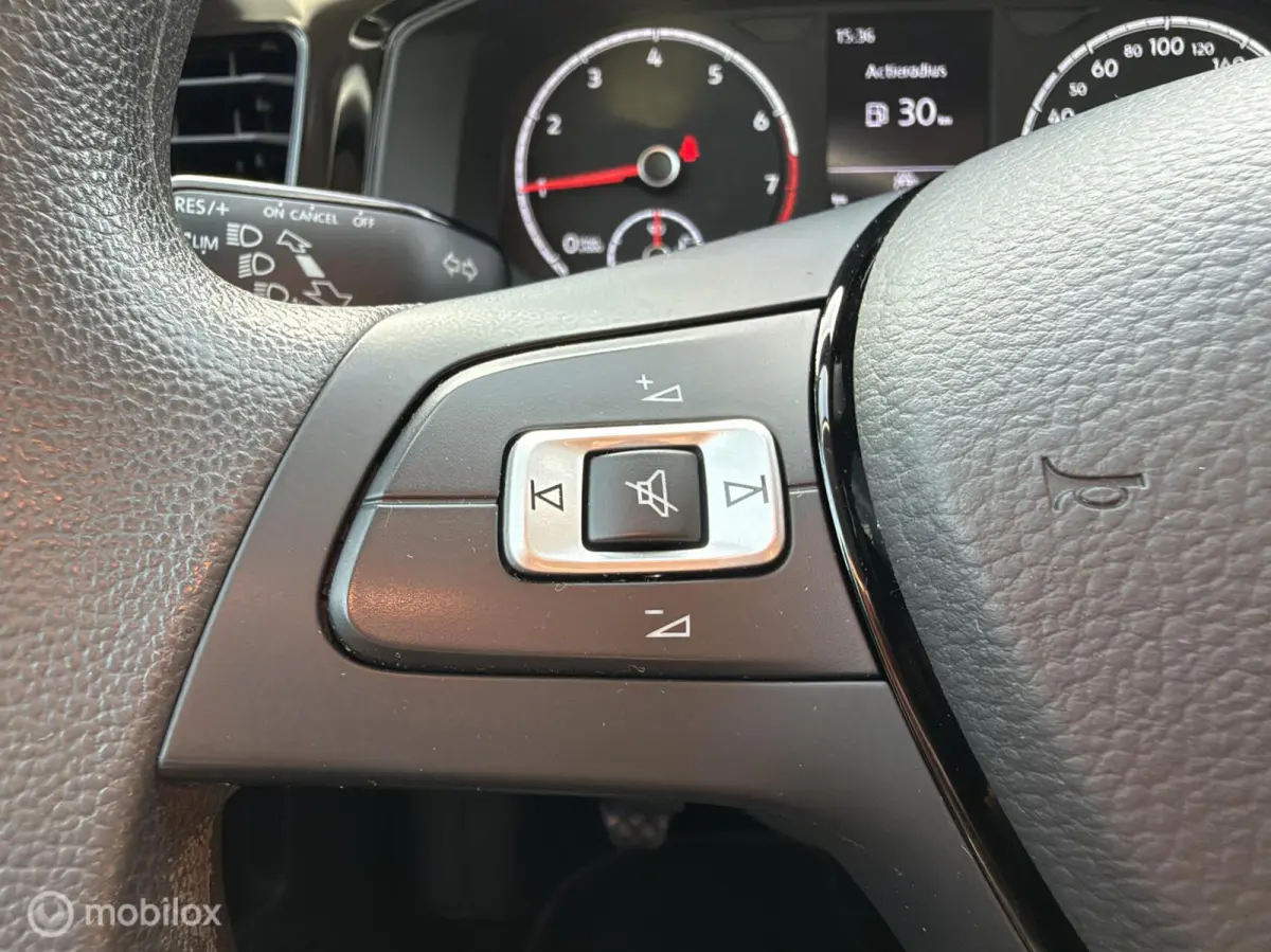 1.0MPI Comfortline Airco |Carplay | PDC |