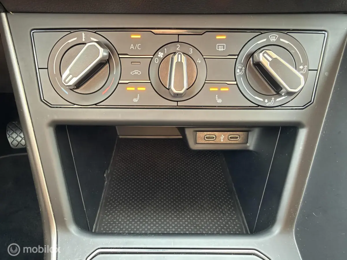 1.0MPI Comfortline Airco |Carplay | PDC |