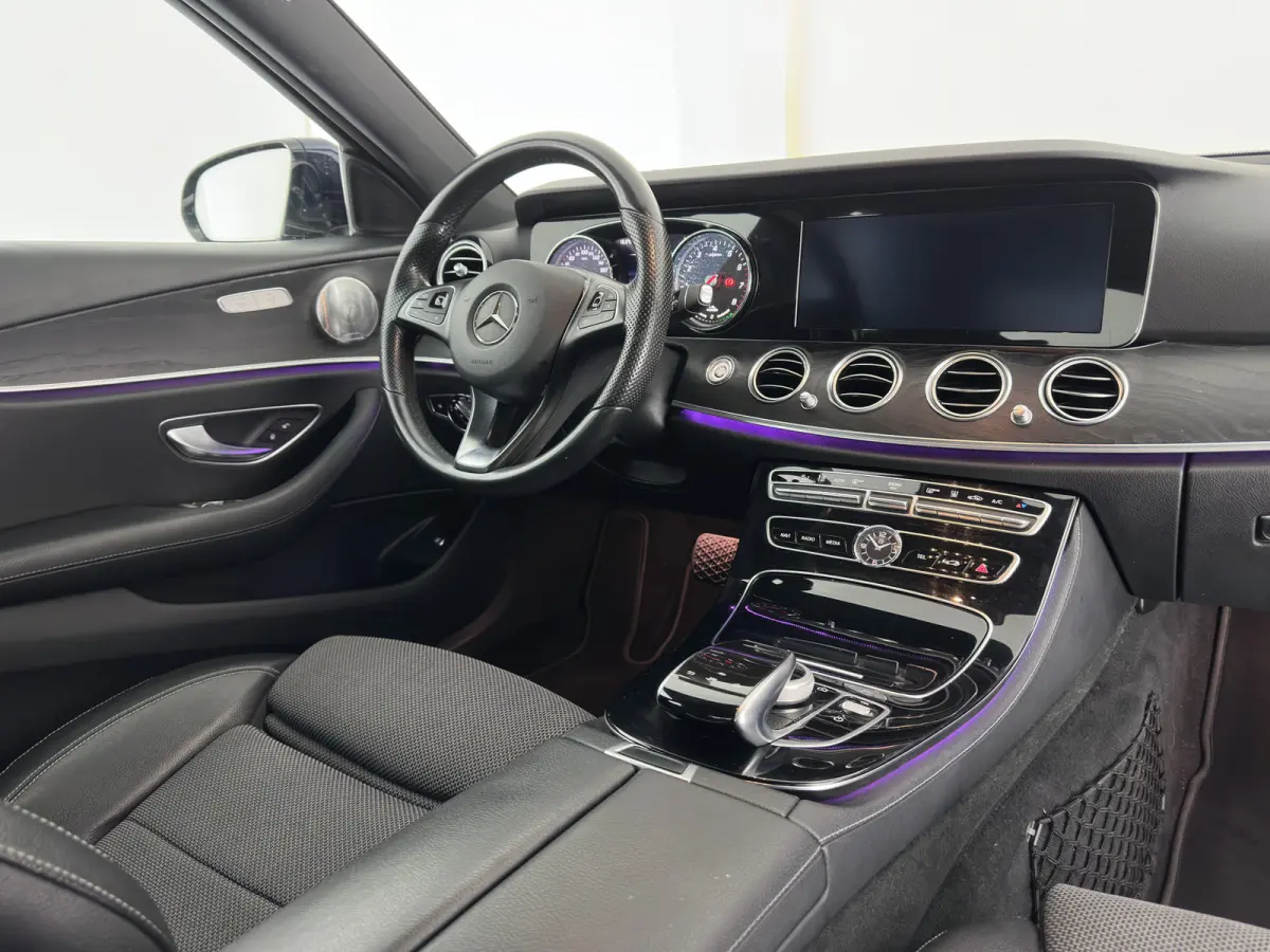 350 e Lease Edition Aut. *LEATHER-FABRIC | FULL-LED | BURMESTER-SOUND | TOP-VIEW | HEATED-SPORTSEATS | AMBIENT-LIGHT | NAVI-FULLMAP | AIRMATIC | SHIFT-PADDLES | ECC | PDC | CRUISE | 18''ALU*