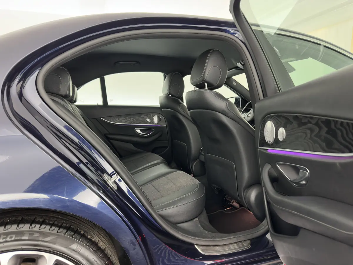 350 e Lease Edition Aut. *LEATHER-FABRIC | FULL-LED | BURMESTER-SOUND | TOP-VIEW | HEATED-SPORTSEATS | AMBIENT-LIGHT | NAVI-FULLMAP | AIRMATIC | SHIFT-PADDLES | ECC | PDC | CRUISE | 18''ALU*