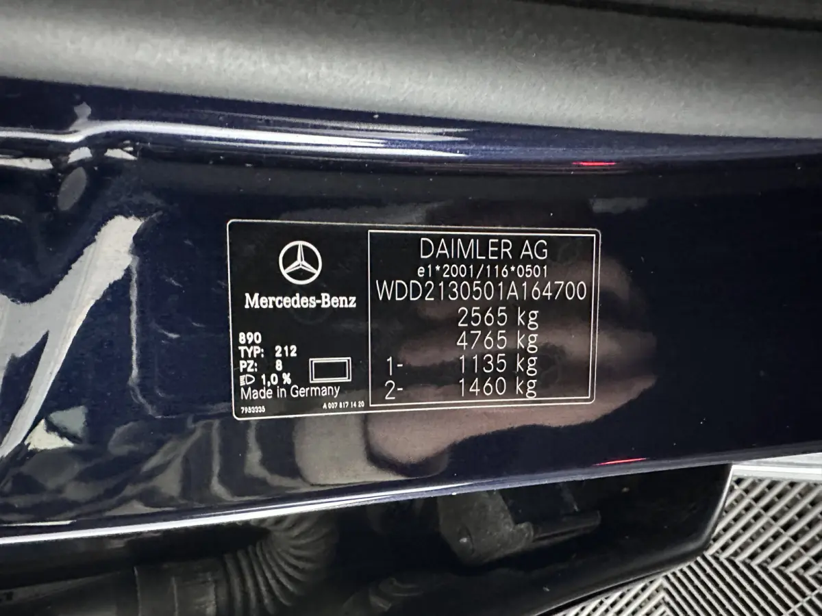 350 e Lease Edition Aut. *LEATHER-FABRIC | FULL-LED | BURMESTER-SOUND | TOP-VIEW | HEATED-SPORTSEATS | AMBIENT-LIGHT | NAVI-FULLMAP | AIRMATIC | SHIFT-PADDLES | ECC | PDC | CRUISE | 18''ALU*