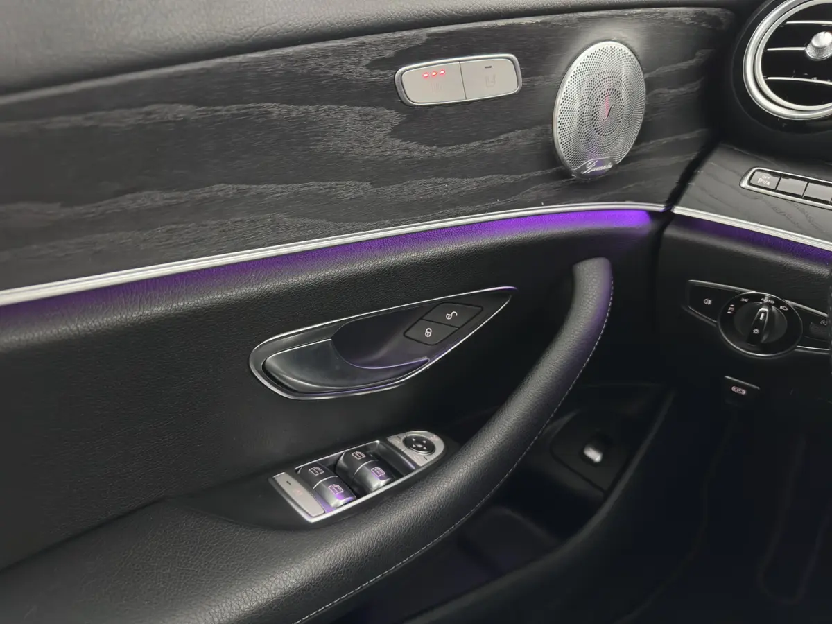 350 e Lease Edition Aut. *LEATHER-FABRIC | FULL-LED | BURMESTER-SOUND | TOP-VIEW | HEATED-SPORTSEATS | AMBIENT-LIGHT | NAVI-FULLMAP | AIRMATIC | SHIFT-PADDLES | ECC | PDC | CRUISE | 18''ALU*