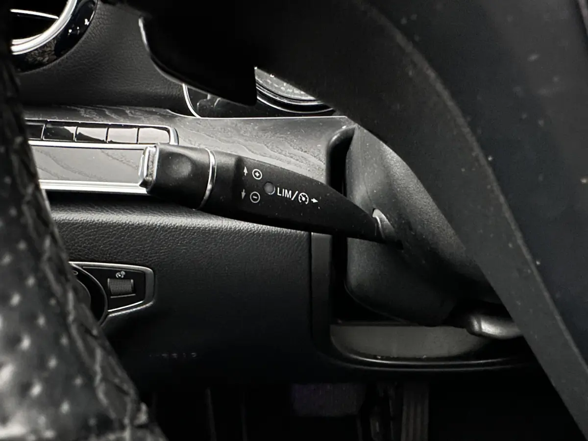 350 e Lease Edition Aut. *LEATHER-FABRIC | FULL-LED | BURMESTER-SOUND | TOP-VIEW | HEATED-SPORTSEATS | AMBIENT-LIGHT | NAVI-FULLMAP | AIRMATIC | SHIFT-PADDLES | ECC | PDC | CRUISE | 18''ALU*