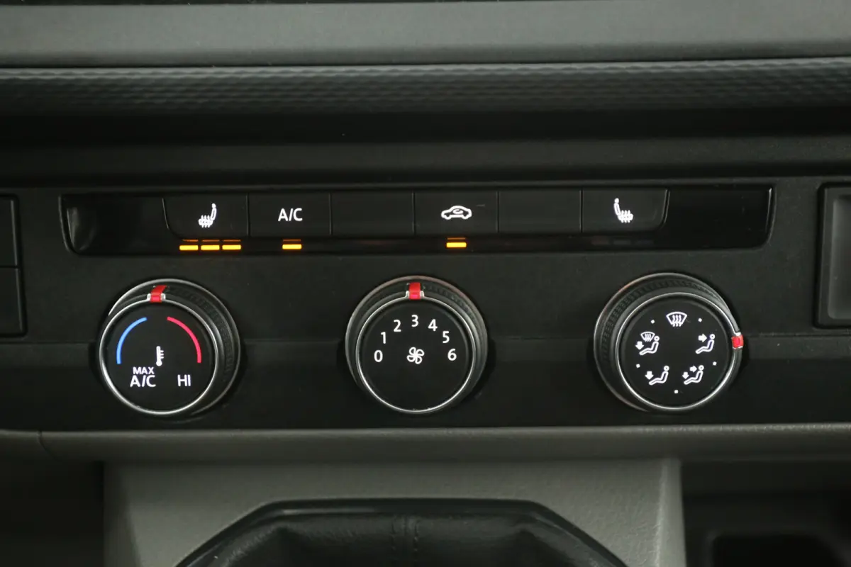 2.0 TDI L2H1 | DC | 6 Zits | Airco | Cruise | Carplay | 2xSchuifdeur | Trekhaak | Parkeersens.