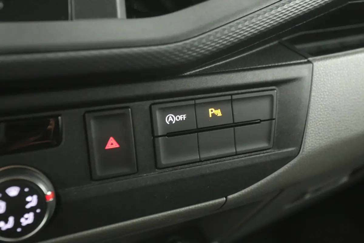 2.0 TDI L2H1 | DC | 6 Zits | Airco | Cruise | Carplay | 2xSchuifdeur | Trekhaak | Parkeersens.