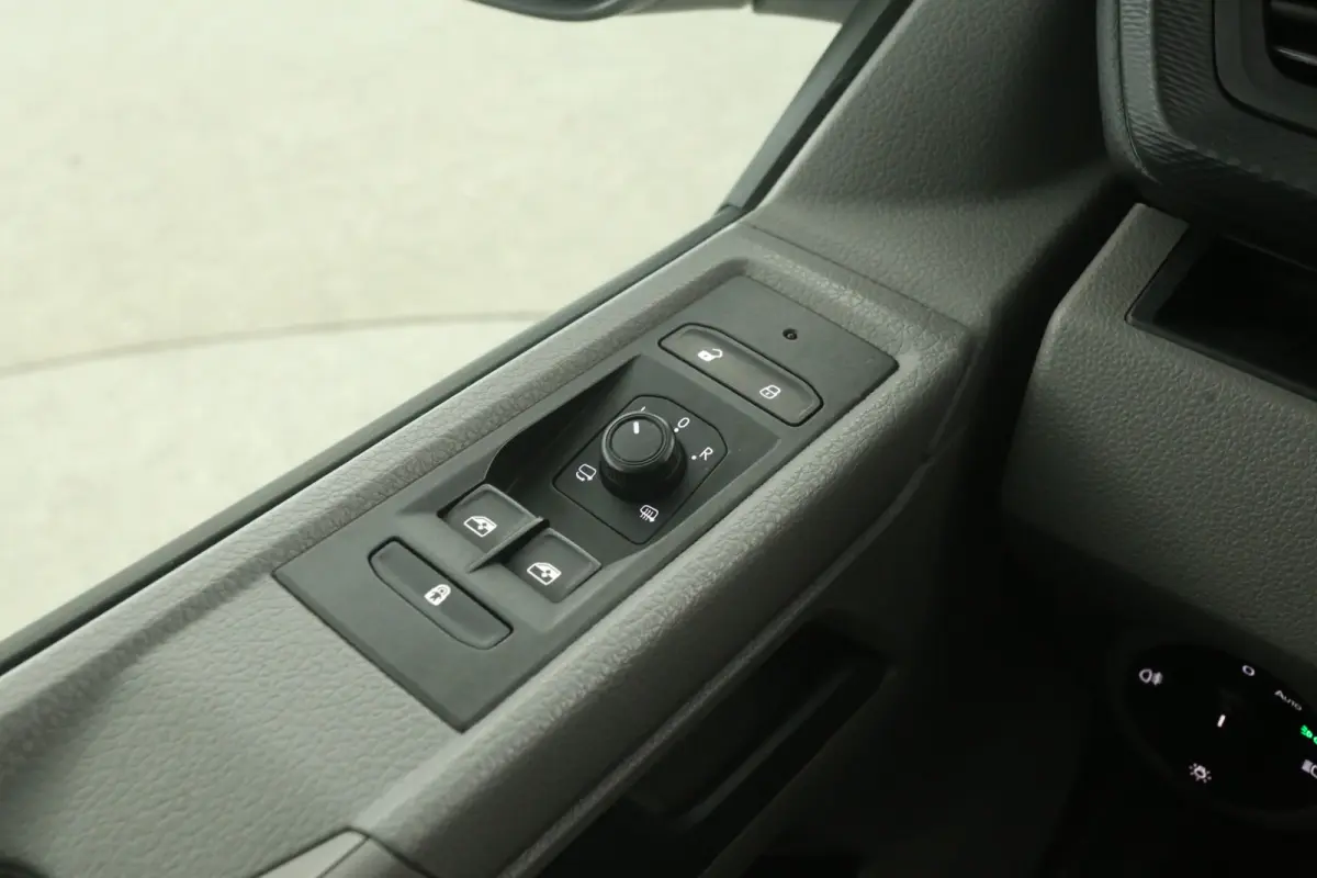 2.0 TDI L2H1 | DC | 6 Zits | Airco | Cruise | Carplay | 2xSchuifdeur | Trekhaak | Parkeersens.