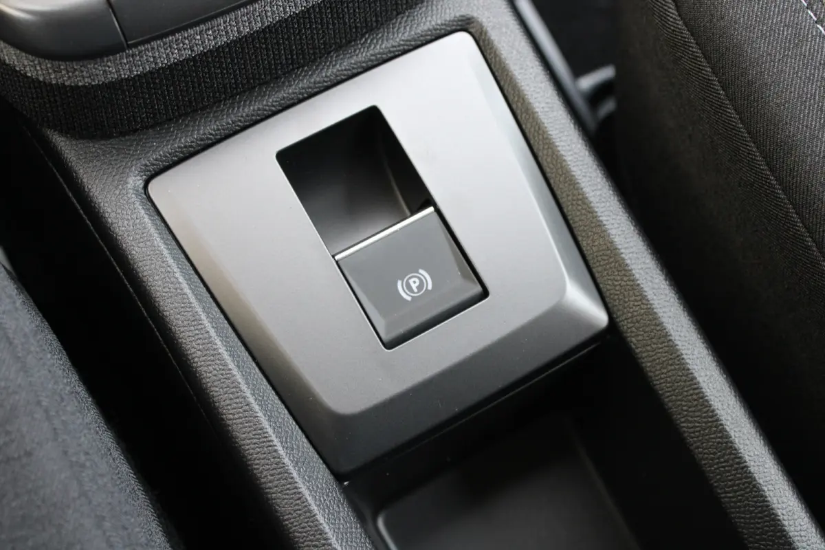 GS - 54 kWh | Fase 3 laden | Navigatie | Camera | Stoelverwarming | Apple carplay | Nieuw |