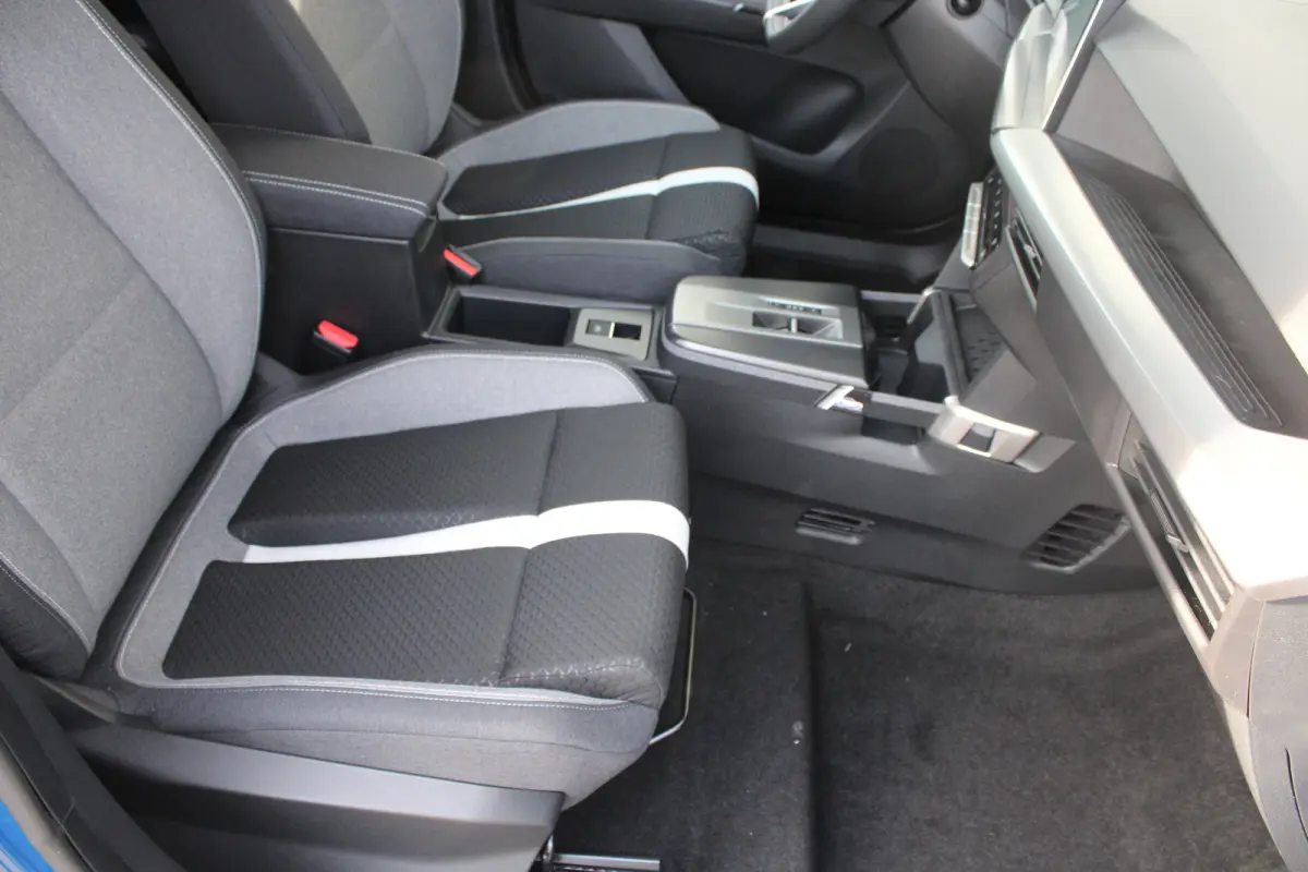 GS - 54 kWh | Fase 3 laden | Navigatie | Camera | Stoelverwarming | Apple carplay | Nieuw |