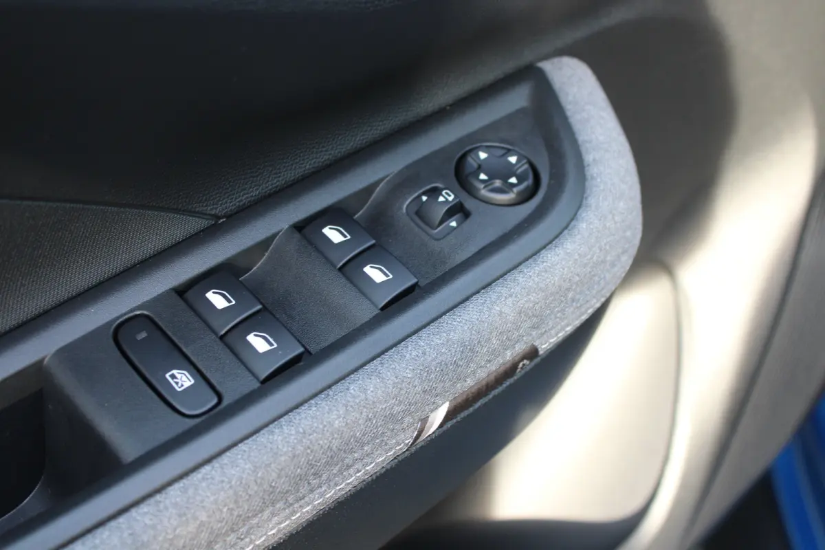 GS - 54 kWh | Fase 3 laden | Navigatie | Camera | Stoelverwarming | Apple carplay | Nieuw |