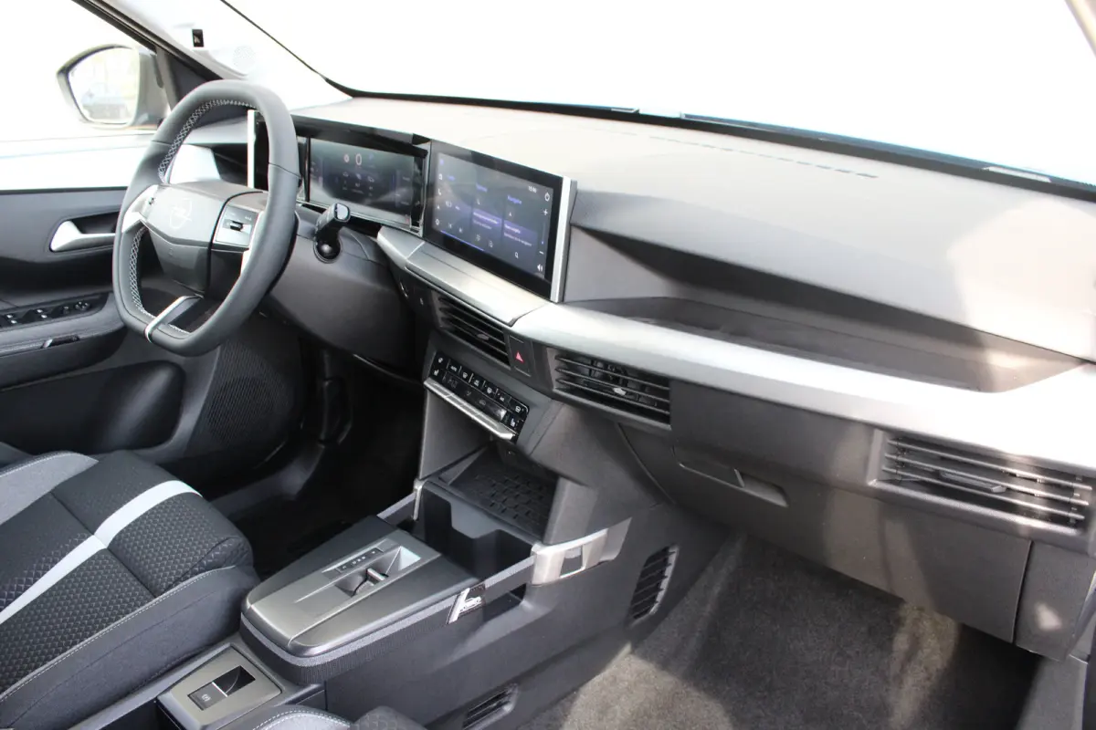 GS - 54 kWh | Fase 3 laden | Navigatie | Camera | Stoelverwarming | Apple carplay | Nieuw |