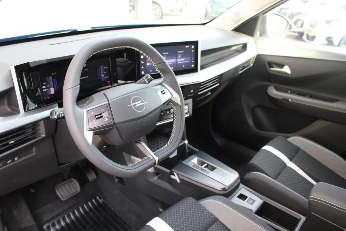 GS - 54 kWh | Fase 3 laden | Navigatie | Camera | Stoelverwarming | Apple carplay | Nieuw |
