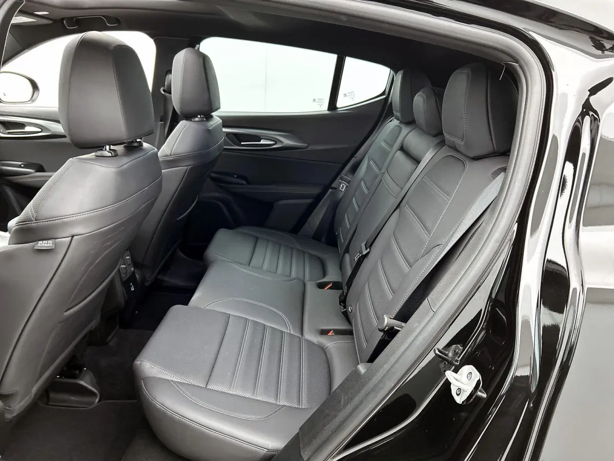 160pk Veloce | 1ste eigenaar | Glazen dak | Dodehoekdetectie | LEER | Camera | AUTOMAAT