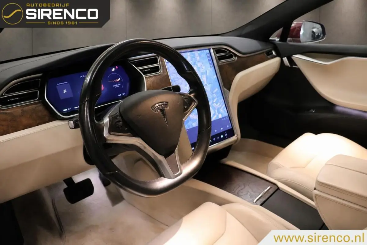 100D | nieuw model | next gen seats | panoramadak | soh 89 % | autopilot
