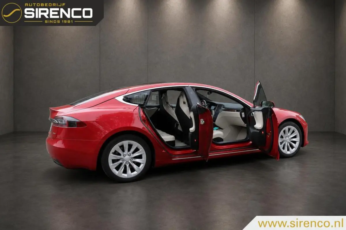 100D | nieuw model | next gen seats | panoramadak | soh 89 % | autopilot