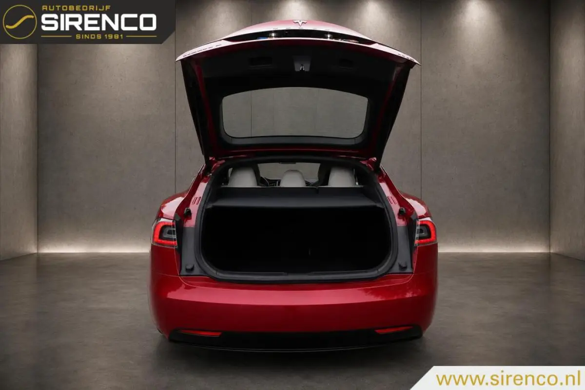 100D | nieuw model | next gen seats | panoramadak | soh 89 % | autopilot