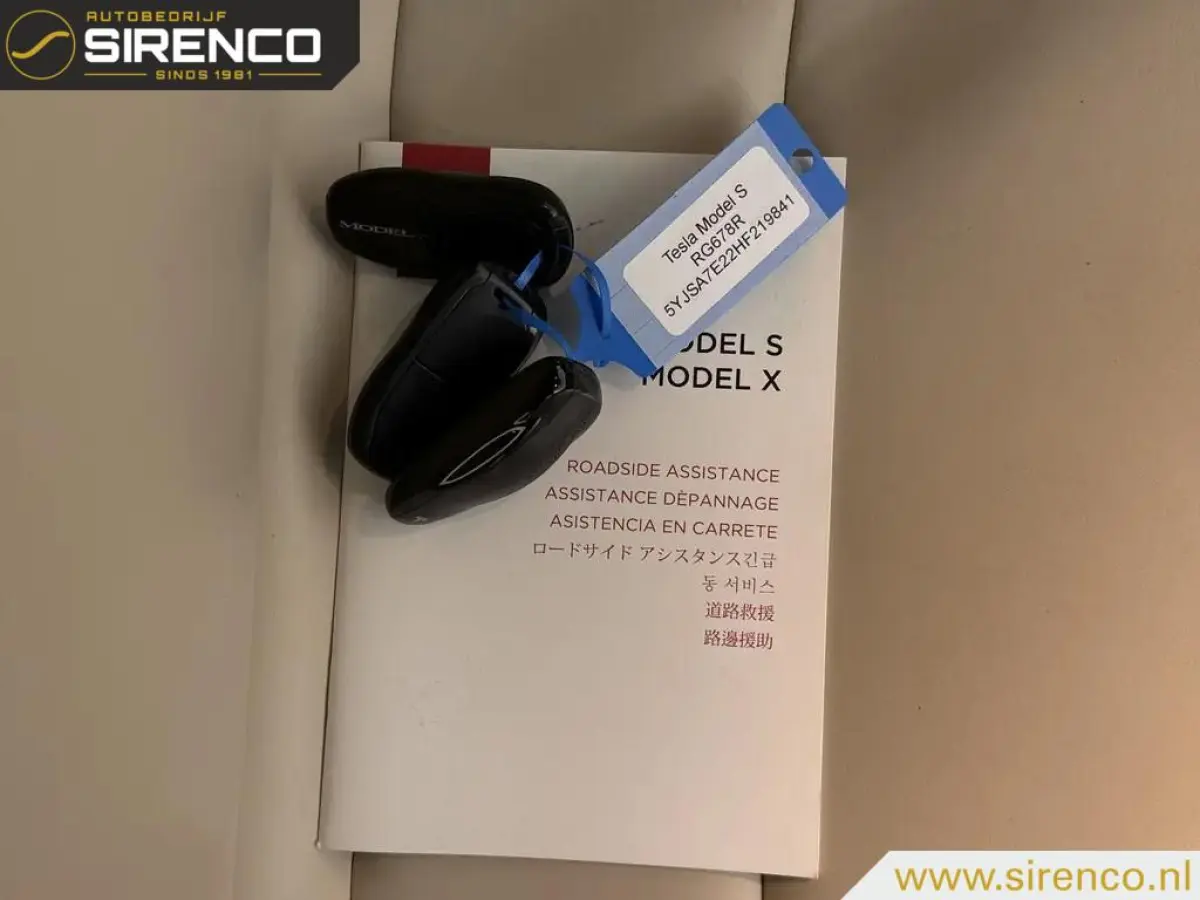 100D | nieuw model | next gen seats | panoramadak | soh 89 % | autopilot