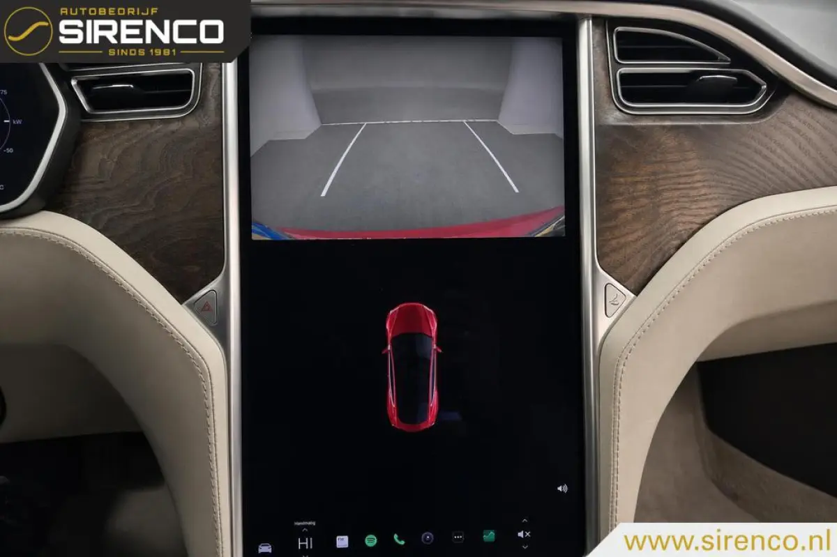 100D | nieuw model | next gen seats | panoramadak | soh 89 % | autopilot