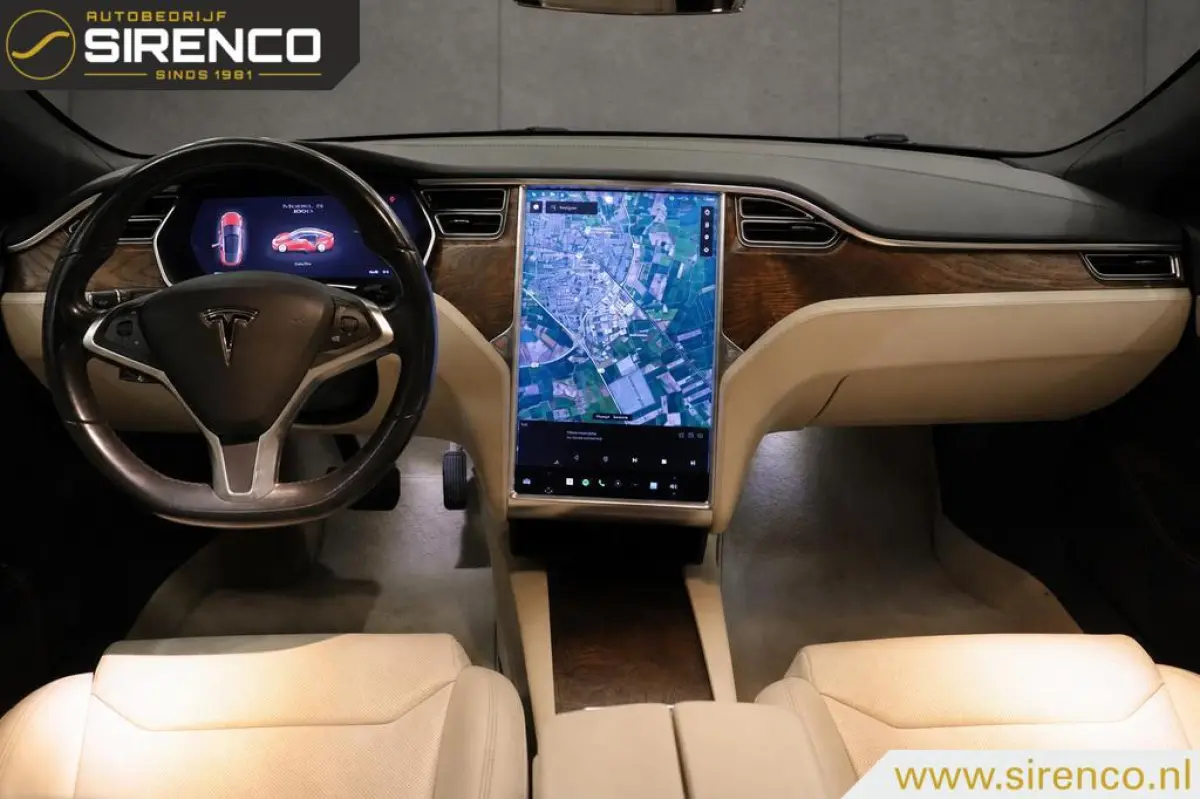 100D | nieuw model | next gen seats | panoramadak | soh 89 % | autopilot
