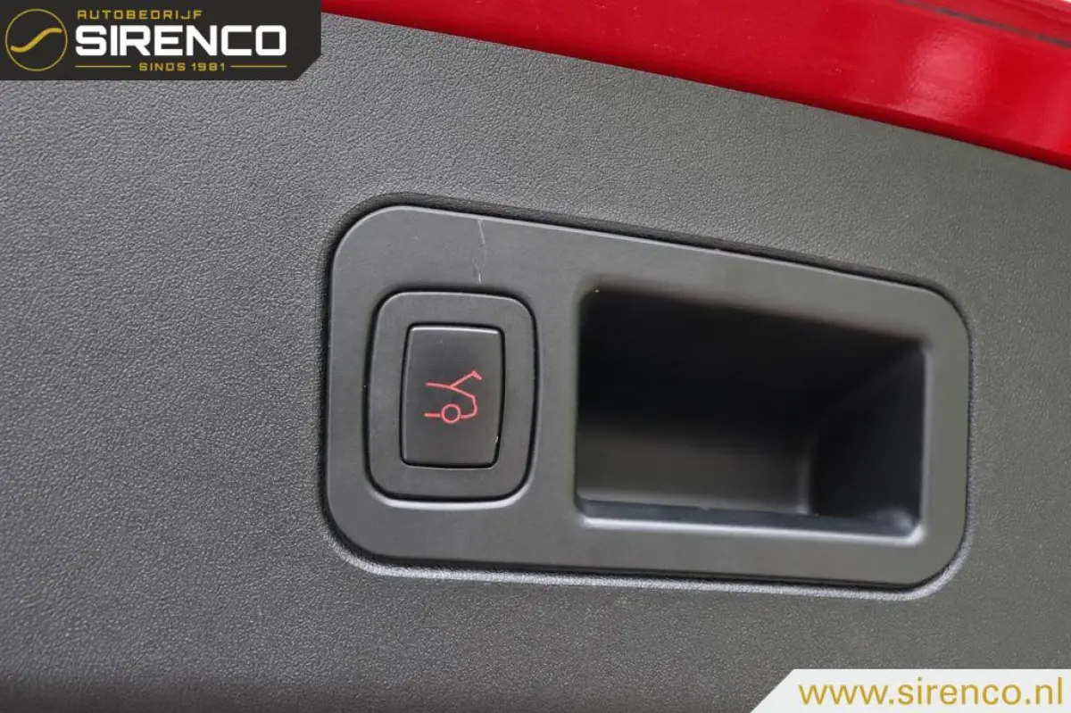 100D | nieuw model | next gen seats | panoramadak | soh 89 % | autopilot