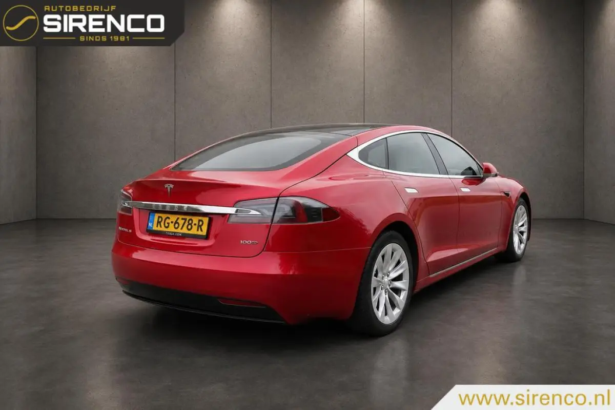 100D | nieuw model | next gen seats | panoramadak | soh 89 % | autopilot