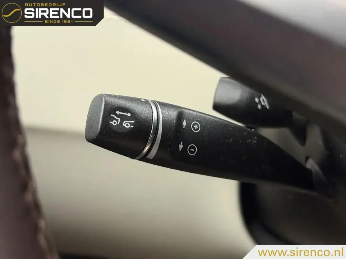 100D | nieuw model | next gen seats | panoramadak | soh 89 % | autopilot