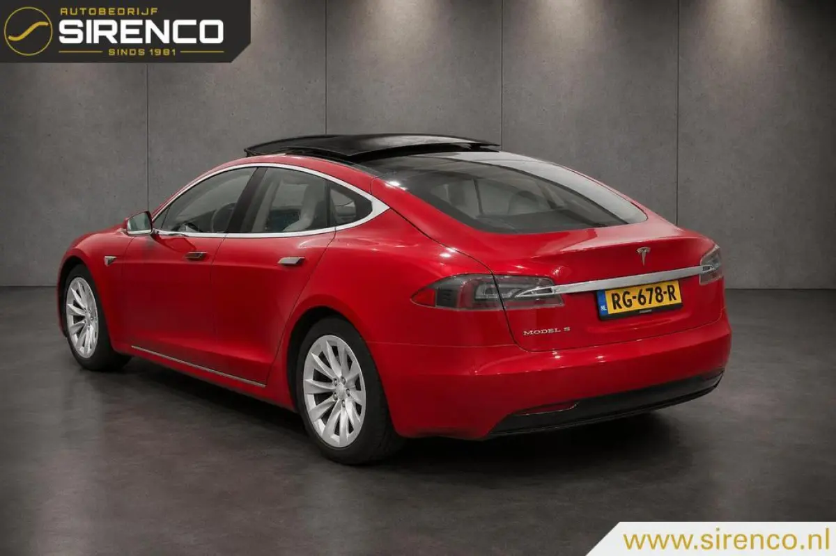 100D | nieuw model | next gen seats | panoramadak | soh 89 % | autopilot