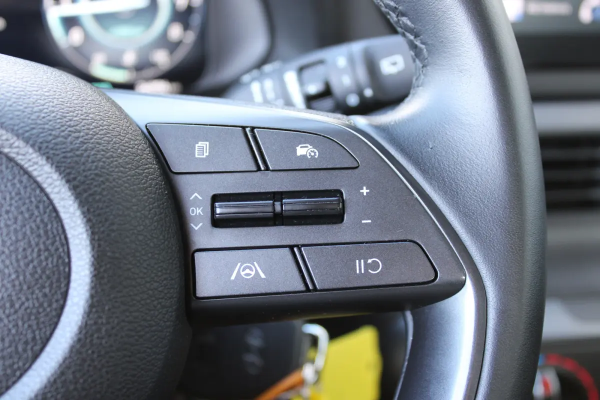 1.0 T-GDI 100pk Comfort | Airco | Camera | Carplay | Cruise control | Dodehoek detectie | Navigatie | Parkeersensoren | Digitaal cockpit | Lichtmetalen velgen