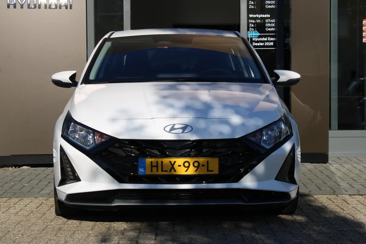 1.0 T-GDI 100pk Comfort | Airco | Camera | Carplay | Cruise control | Dodehoek detectie | Navigatie | Parkeersensoren | Digitaal cockpit | Lichtmetalen velgen