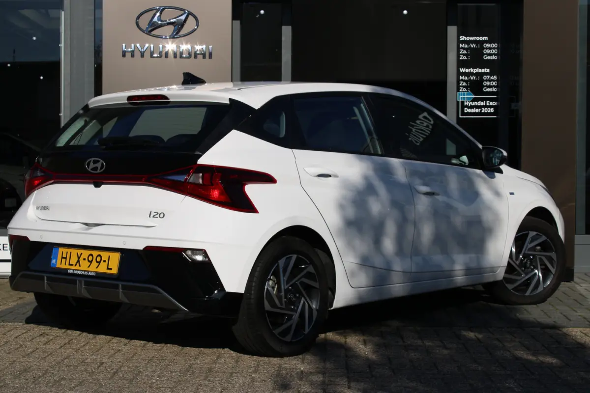 1.0 T-GDI 100pk Comfort | Airco | Camera | Carplay | Cruise control | Dodehoek detectie | Navigatie | Parkeersensoren | Digitaal cockpit | Lichtmetalen velgen