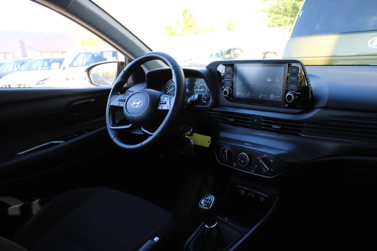 1.0 T-GDI 100pk Comfort | Airco | Camera | Carplay | Cruise control | Dodehoek detectie | Navigatie | Parkeersensoren | Digitaal cockpit | Lichtmetalen velgen
