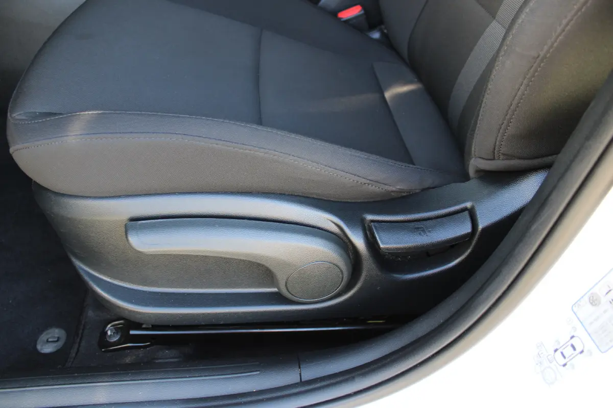 1.0 T-GDI 100pk Comfort | Airco | Camera | Carplay | Cruise control | Dodehoek detectie | Navigatie | Parkeersensoren | Digitaal cockpit | Lichtmetalen velgen