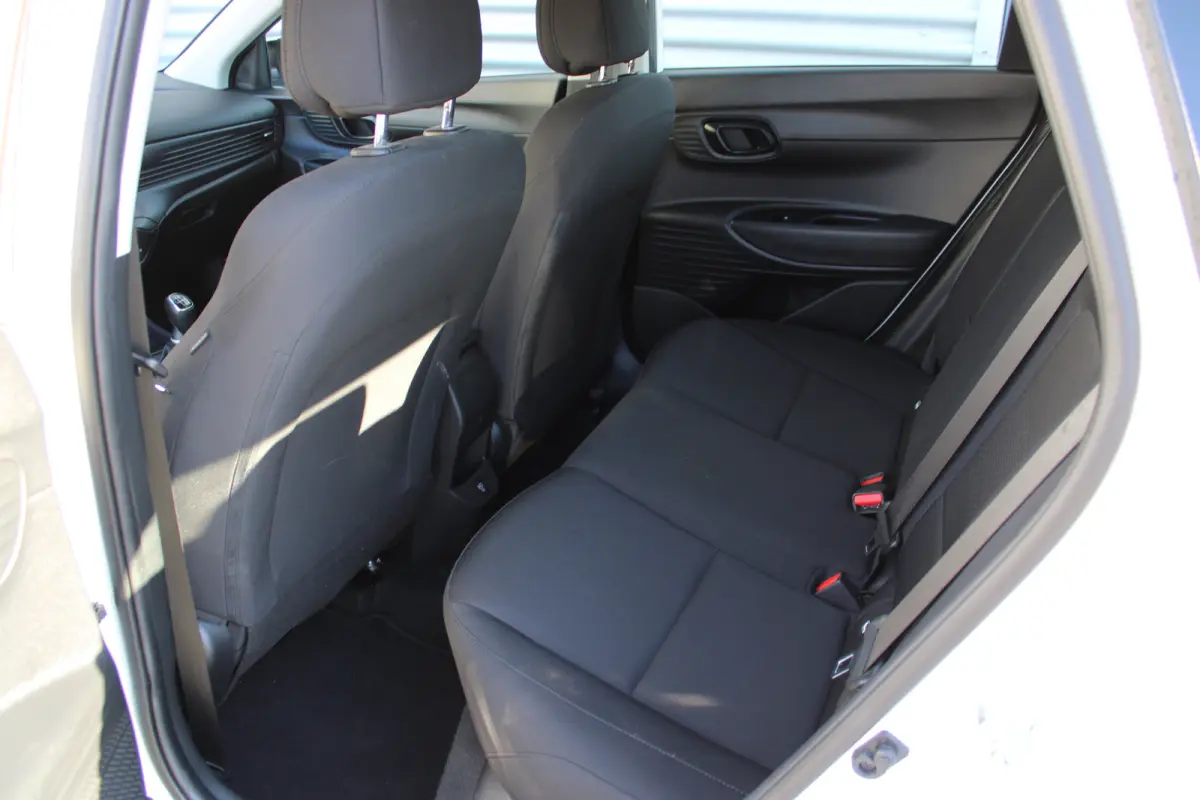 1.0 T-GDI 100pk Comfort | Airco | Camera | Carplay | Cruise control | Dodehoek detectie | Navigatie | Parkeersensoren | Digitaal cockpit | Lichtmetalen velgen