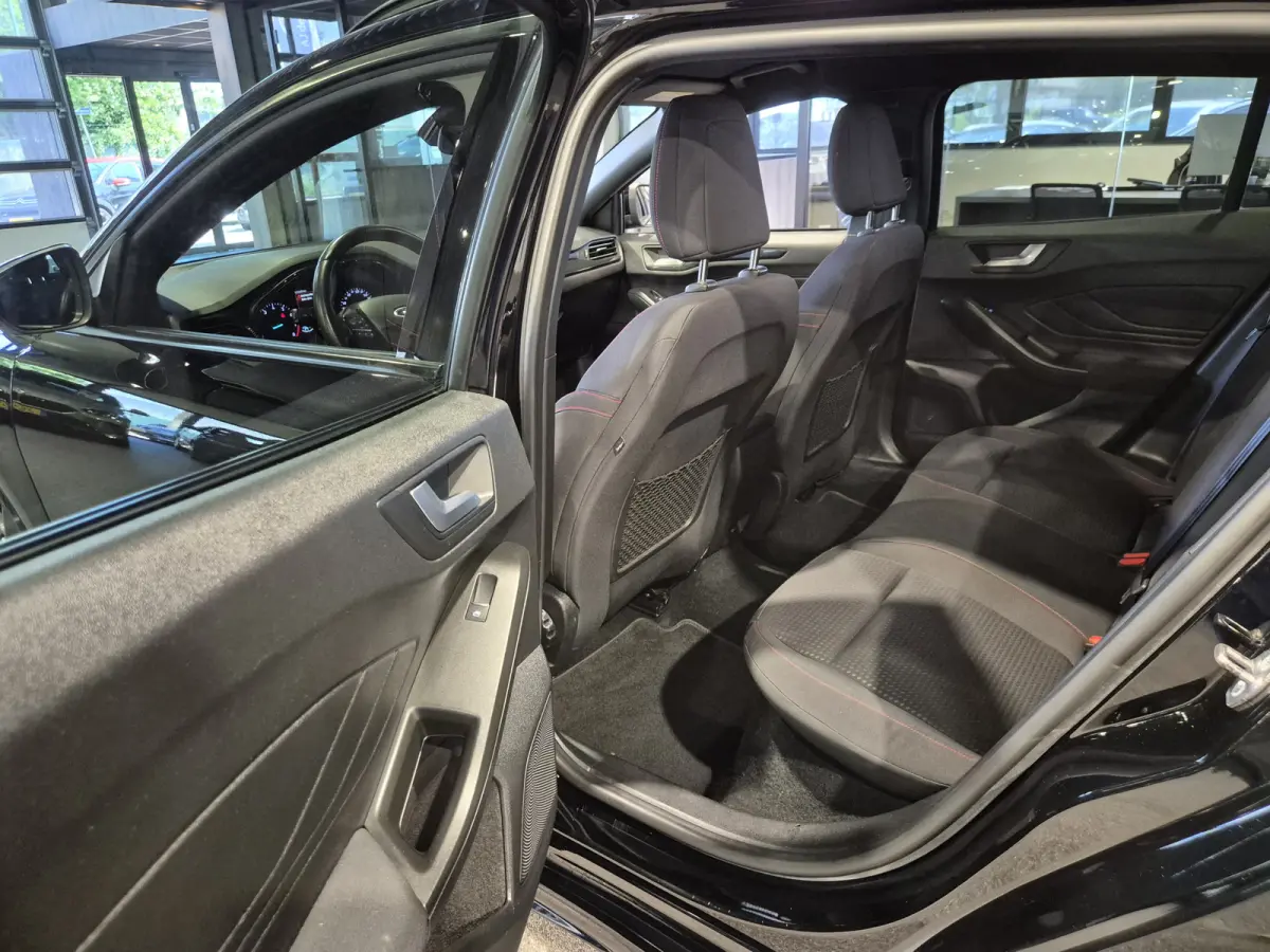 1.0 EcoBoost Titanium Business Navigatie | LED | Camera | Carplay | Clima