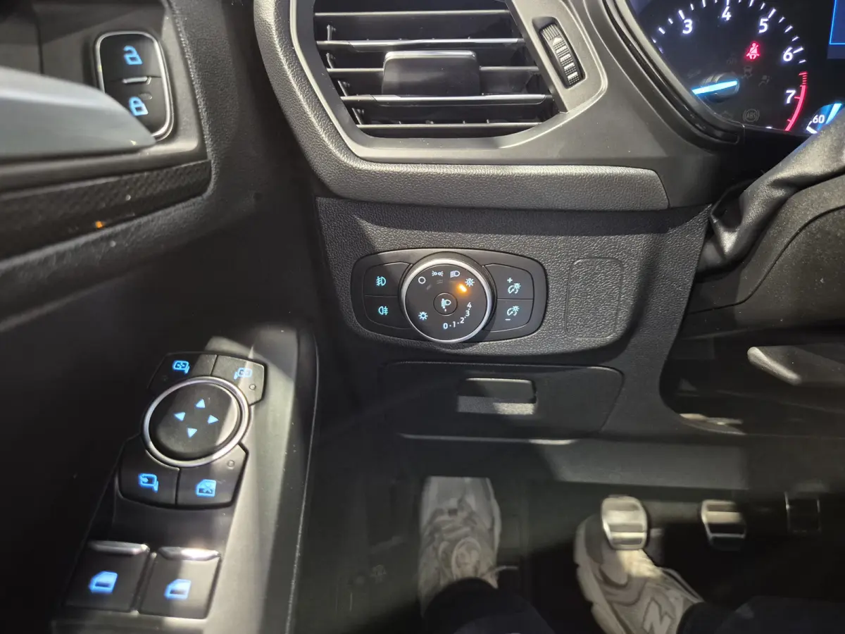 1.0 EcoBoost Titanium Business Navigatie | LED | Camera | Carplay | Clima