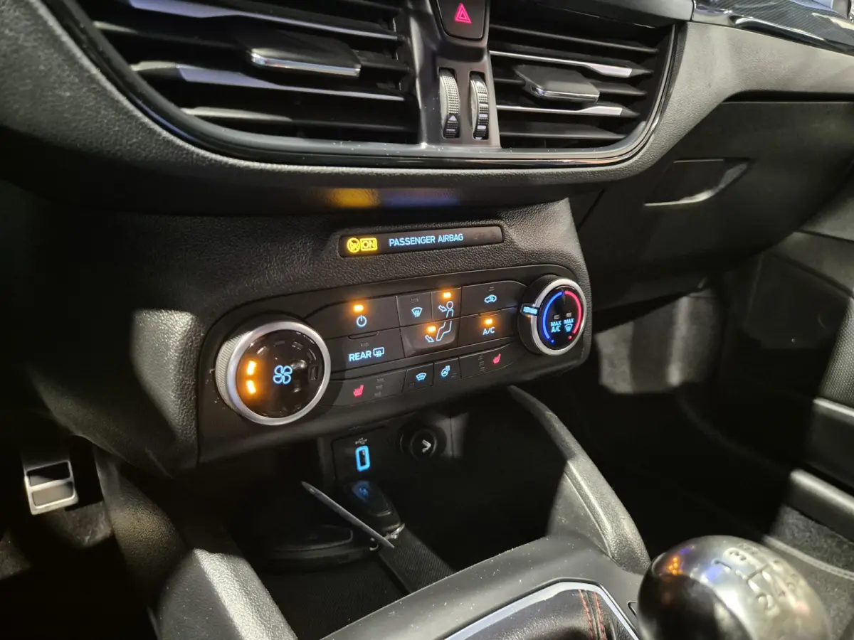 1.0 EcoBoost Titanium Business Navigatie | LED | Camera | Carplay | Clima