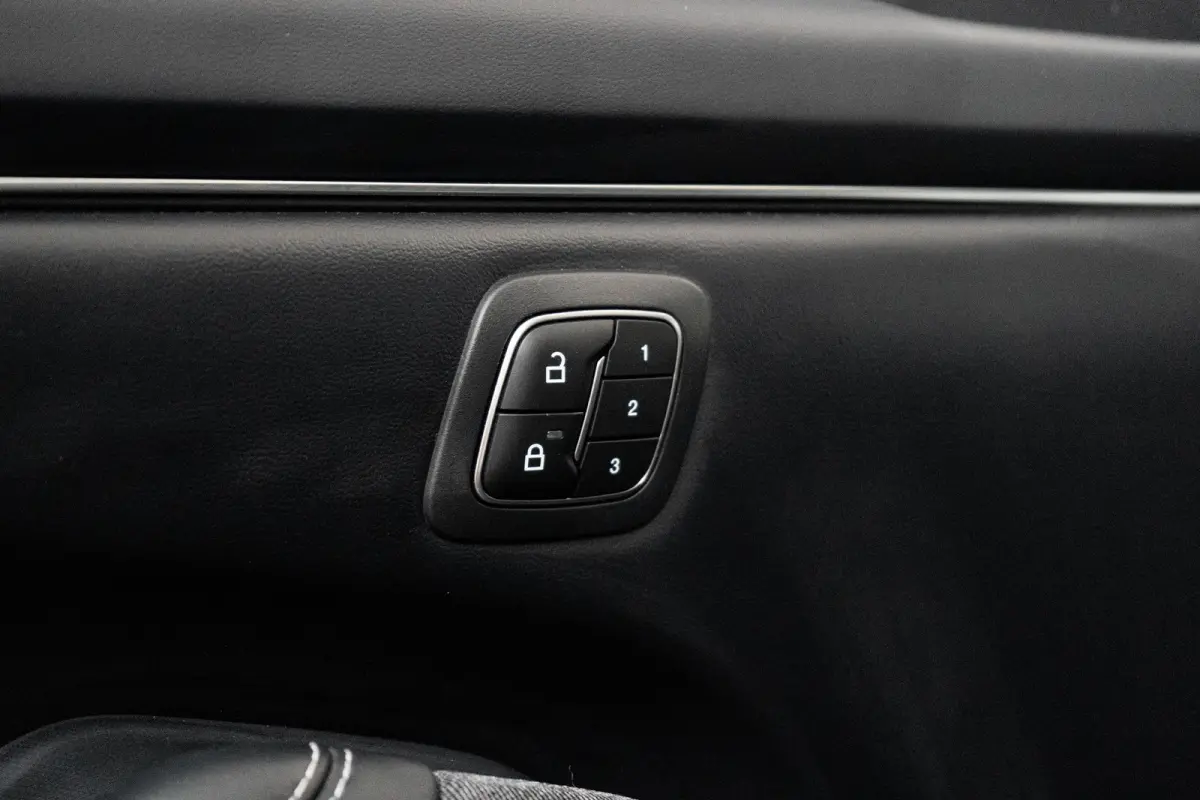 75KWh RWD 269pk | Panoramadak | B&O Audio | Elekt achterklep | 4 Jaar / 100.000km Ford Protect