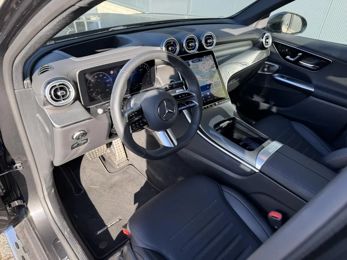4MATIC AMG Line 20"/Trekhaak/Panoramadak/Burmester/Adaptieve cruise/Leder + memory/Stuur + stoelverwarming/360 camera/Head-up/Dodehoek/Sfeerverlichting